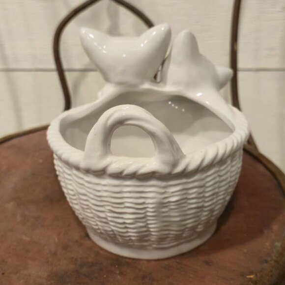 Vintage Ceramic Kittens Planter in a Basket vase Cat lovers gift storage kitty - Picture 3 of 9